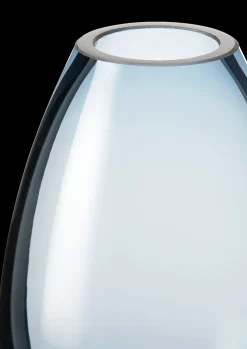 Best Vase H11.5 cm i blå fra serien Cocoon | Køb her Vaser & Urtepotteskjulere
