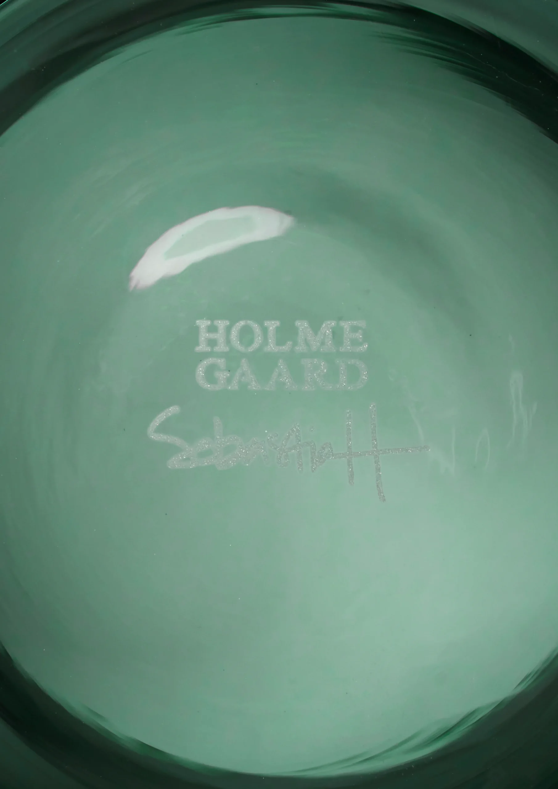 Hot Vase H21 cm i grøn fra serien ARC | Køb her Vaser & Urtepotteskjulere