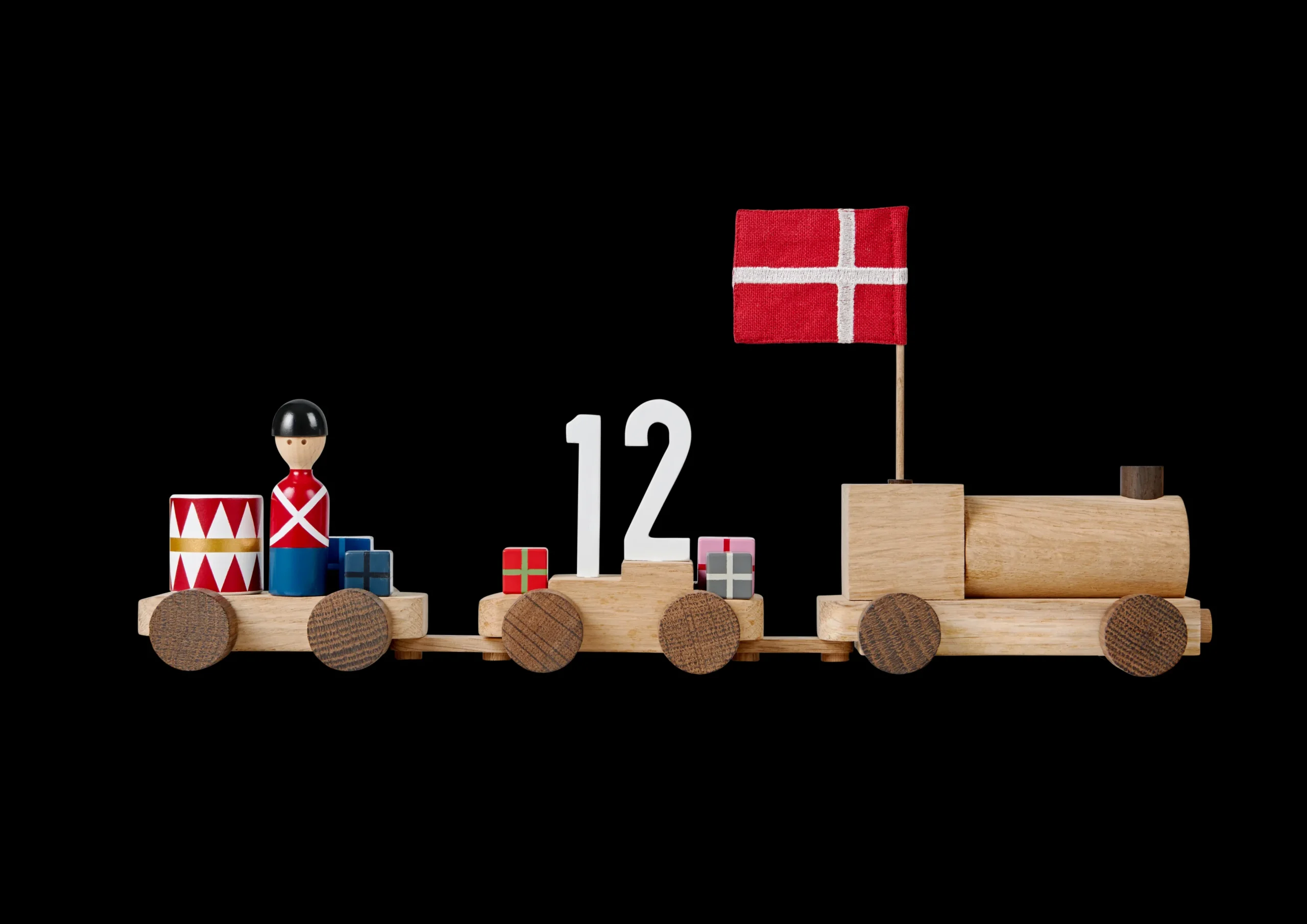 Outlet Fødselsdagstog Dansk i træ fra serien Figurines Træfigurer & Skulpturer|Fødselsdag
