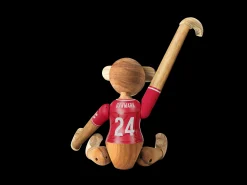 Online x DBU Abe Kvinde 2024 lille teak/limba | Køb her Træfigurer & Skulpturer