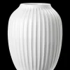 New Hammershøi Vase H25.5 hvid (15385) | Køb her Vaser & Urtepotteskjulere