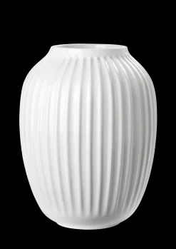 New Hammershøi Vase H25.5 hvid (15385) | Køb her Vaser & Urtepotteskjulere