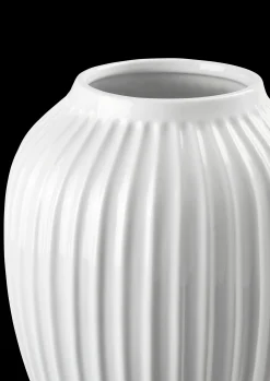 New Hammershøi Vase H25.5 hvid (15385) | Køb her Vaser & Urtepotteskjulere