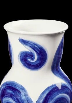 Sale Vase H22.5 cm i blå fra serien Tulle | Køb her Vaser & Urtepotteskjulere