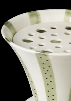 Sale Vase H20 cm i grøn fra serien Signature | Køb her Vaser & Urtepotteskjulere