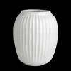 Clearance Vase H21 cm i hvid fra serien Hammershøi | Køb her Vaser & Urtepotteskjulere