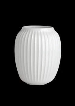 Clearance Vase H21 cm i hvid fra serien Hammershøi | Køb her Vaser & Urtepotteskjulere