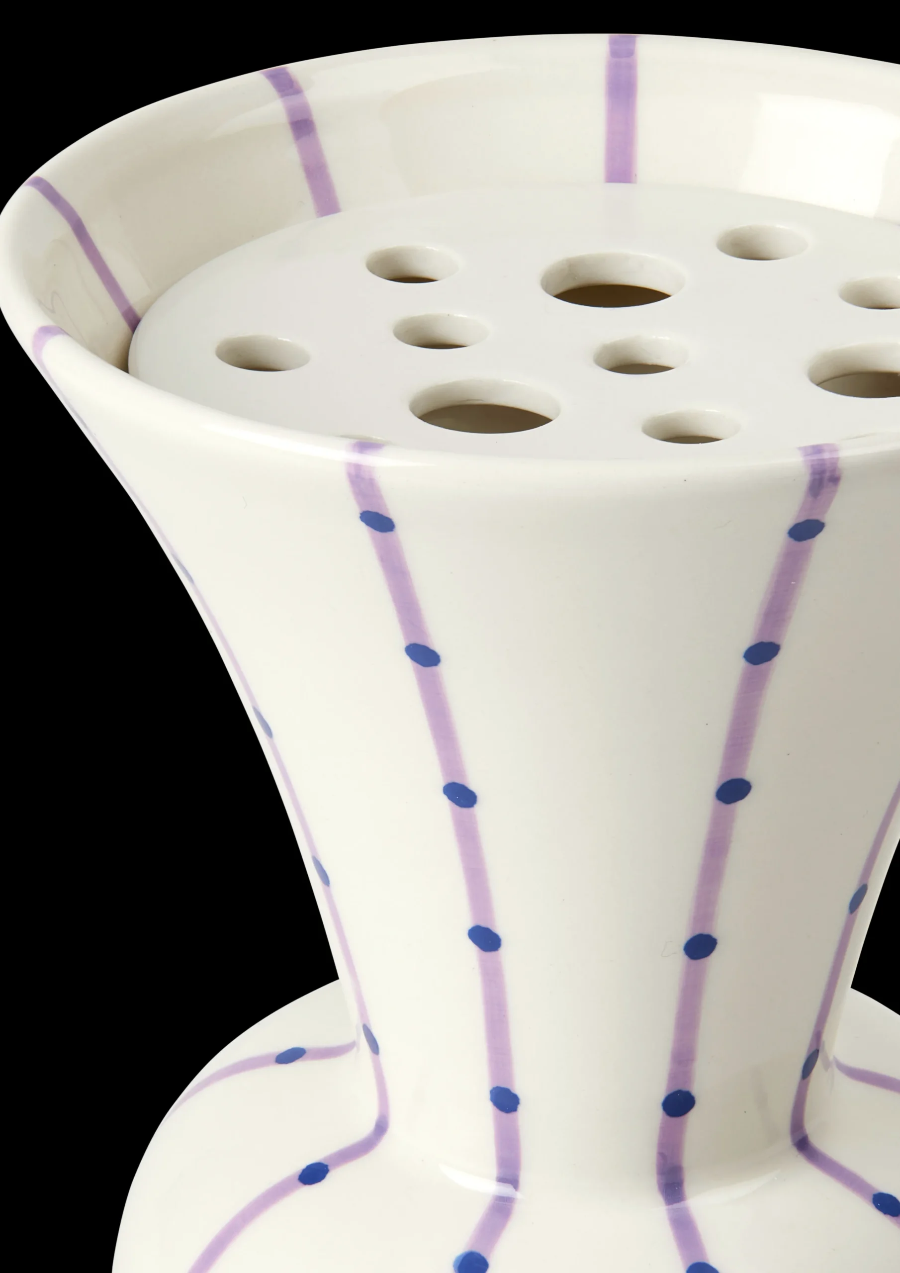 Hot Vase H15 cm i lilla fra serien Signature | Køb her Vaser & Urtepotteskjulere