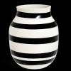 Clearance Vase H20 cm i sort fra serien Omaggio | Køb her Vaser & Urtepotteskjulere