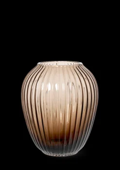 Online Vase H18.5 cm i træ fra serien Hammershøi | Køb her Vaser & Urtepotteskjulere