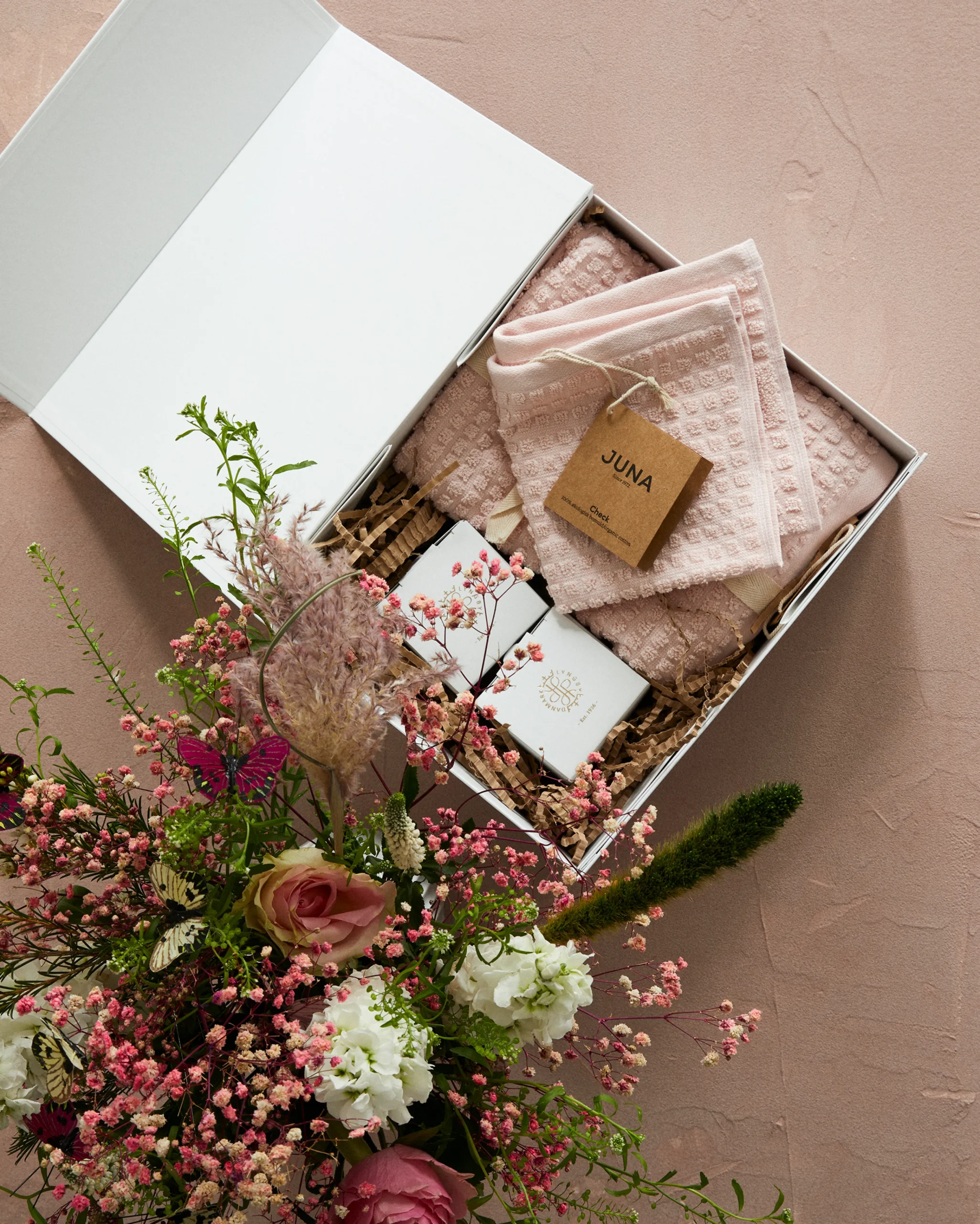New / Juna gaveæske i rosa Gaveæsker