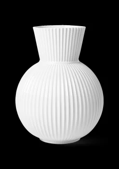 Discount Lyngby Tura Vase H34 hvid porcelæn | Køb her Vaser & Urtepotteskjulere