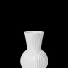 Online Lyngby Tura Vase H18 hvid porcelæn | Køb her Vaser & Urtepotteskjulere