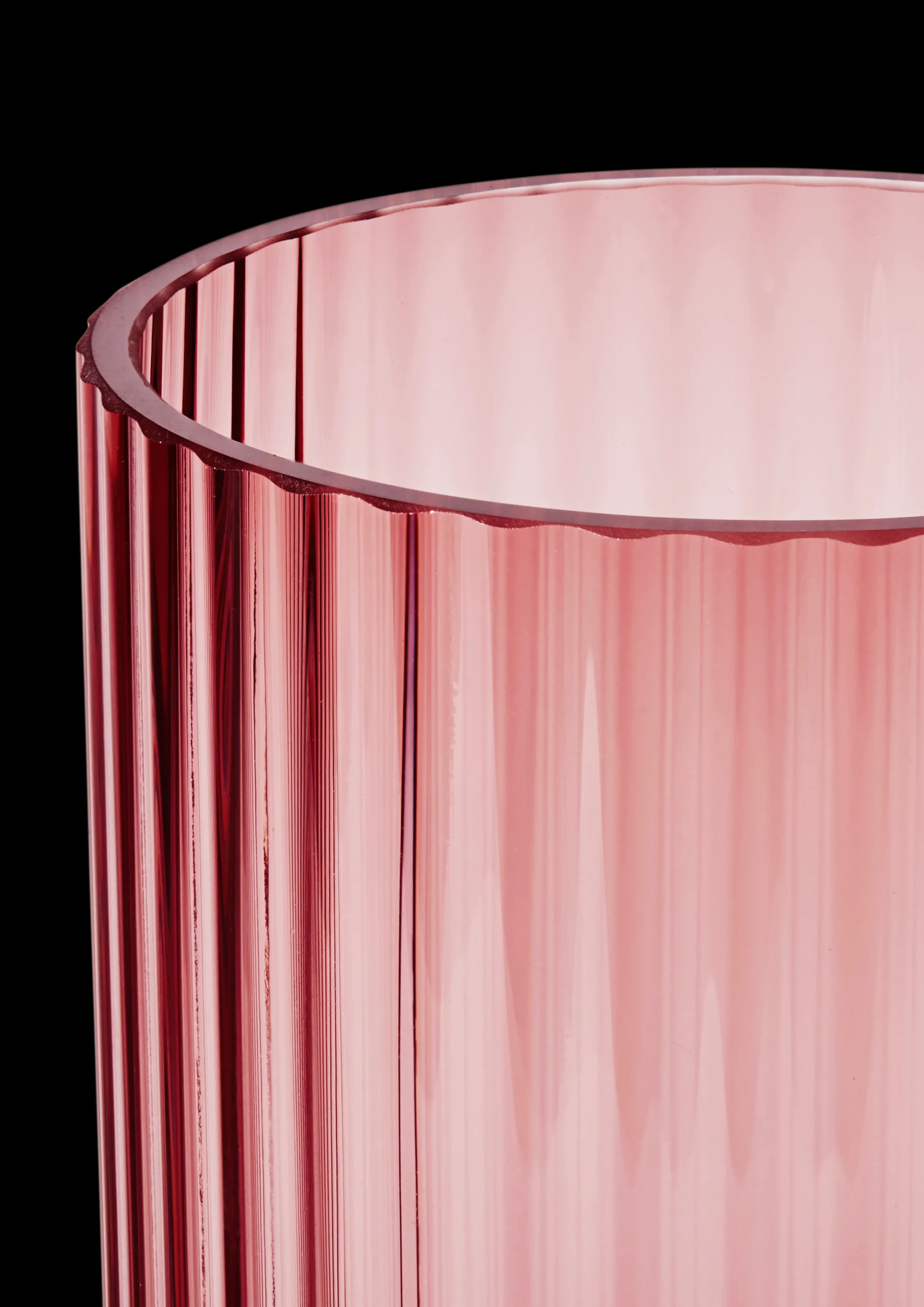Lyngby Vase burgundy mundblæst glas Vaser & Urtepotteskjulere