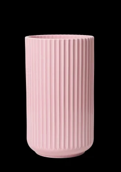 Hot Lyngby Vase H25 cm rosa porcelæn | Køb nu Vaser & Urtepotteskjulere