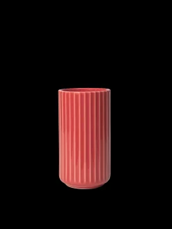 Sale Lyngby Vase H15.5 cm rød porcelæn | Køb nu Vaser & Urtepotteskjulere