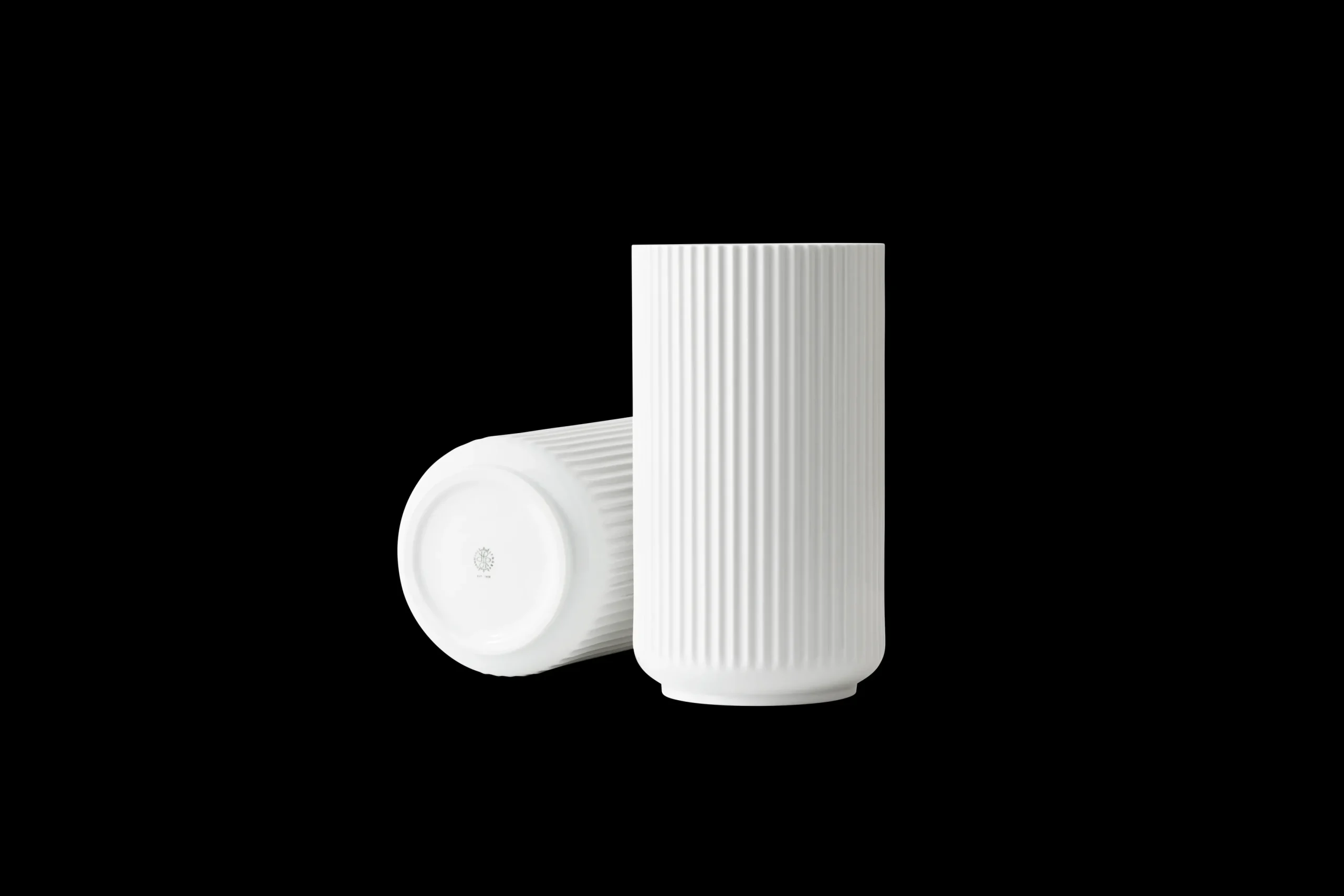 New Lyngby Vase H31 hvid porcelæn | Køb her Vaser & Urtepotteskjulere