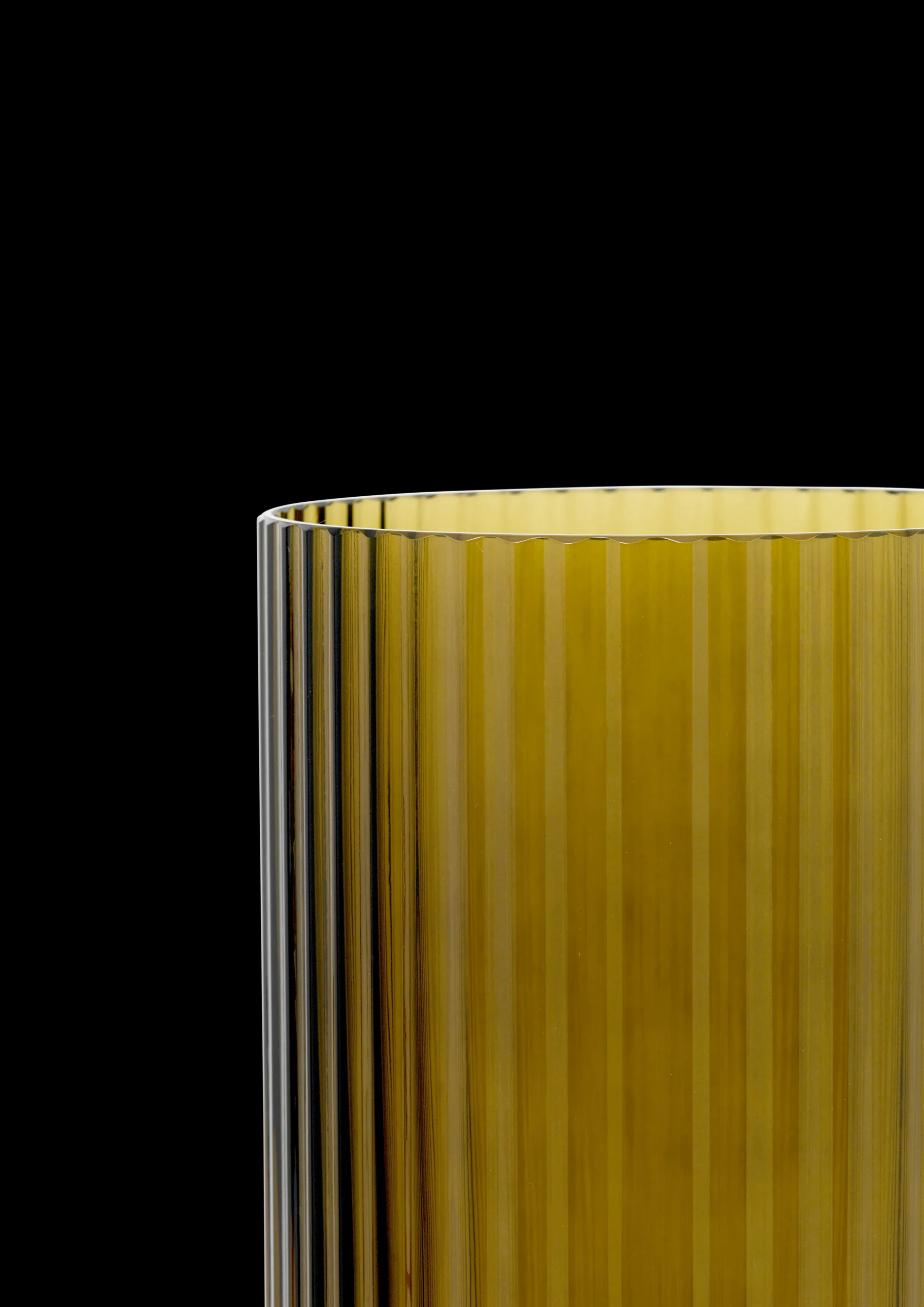 Discount Lyngby Vase H25 olivengrøn mundblæst glas Vaser & Urtepotteskjulere