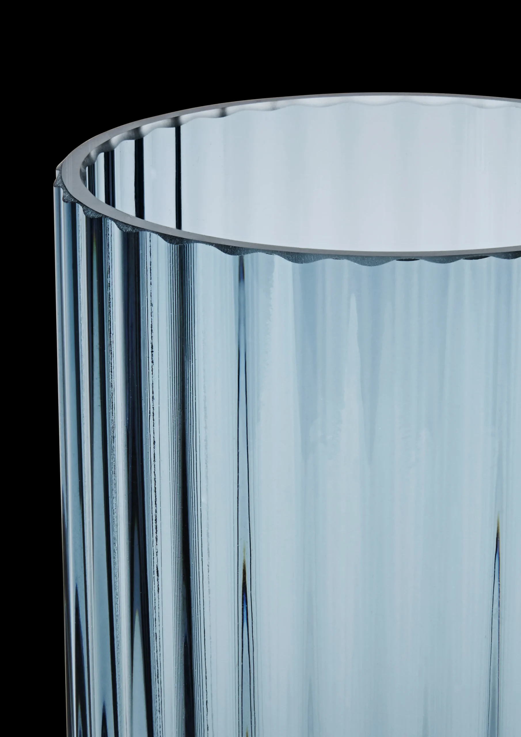 Outlet Lyngby Vase midnight blue mundblæst glas Vaser & Urtepotteskjulere
