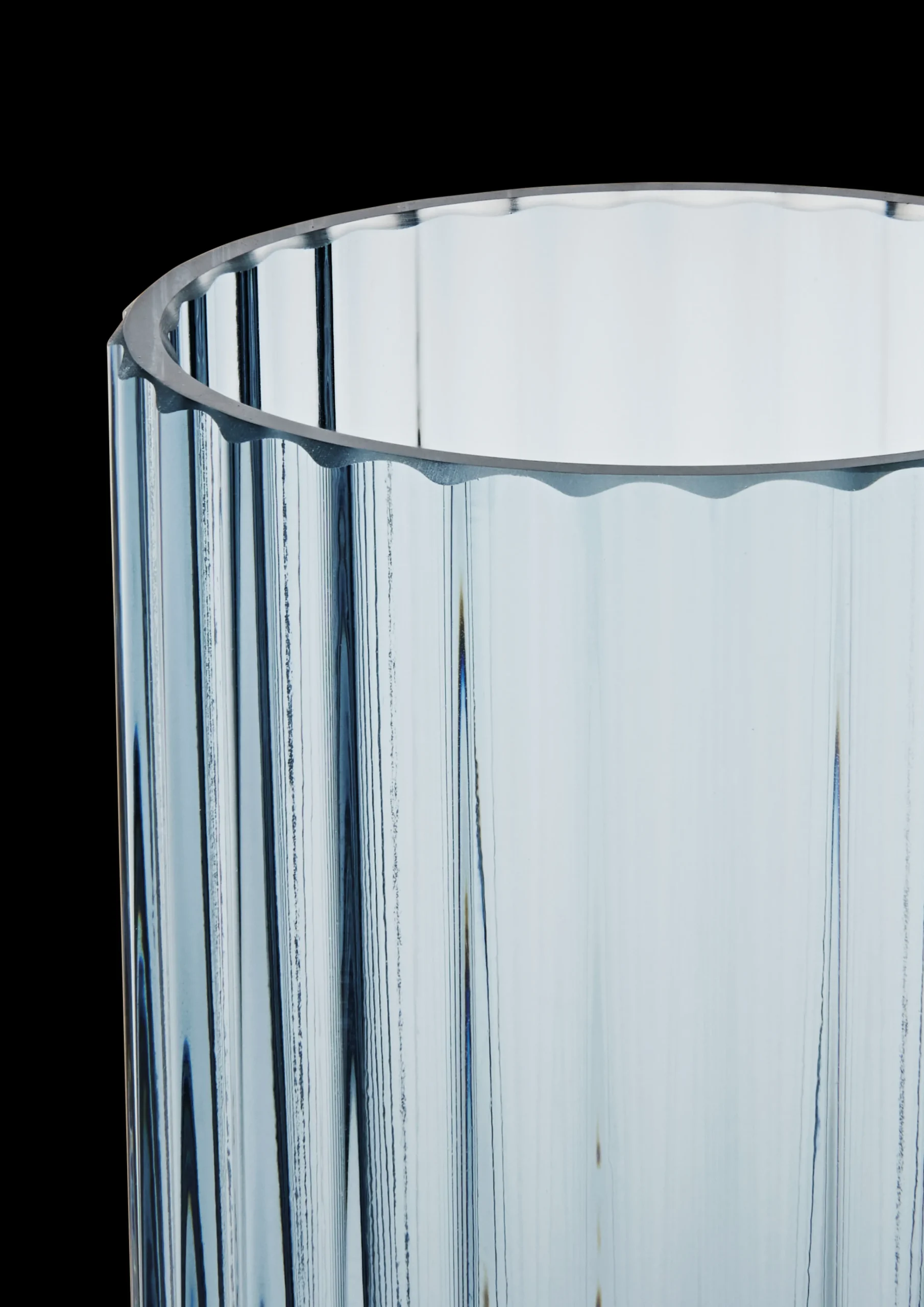 New Lyngby Vase midnight blue mundblæst glas Vaser & Urtepotteskjulere