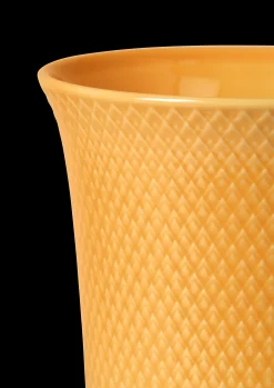 Outlet Rhombe Color Vase H20 gul porcelæn | Køb her Vaser & Urtepotteskjulere