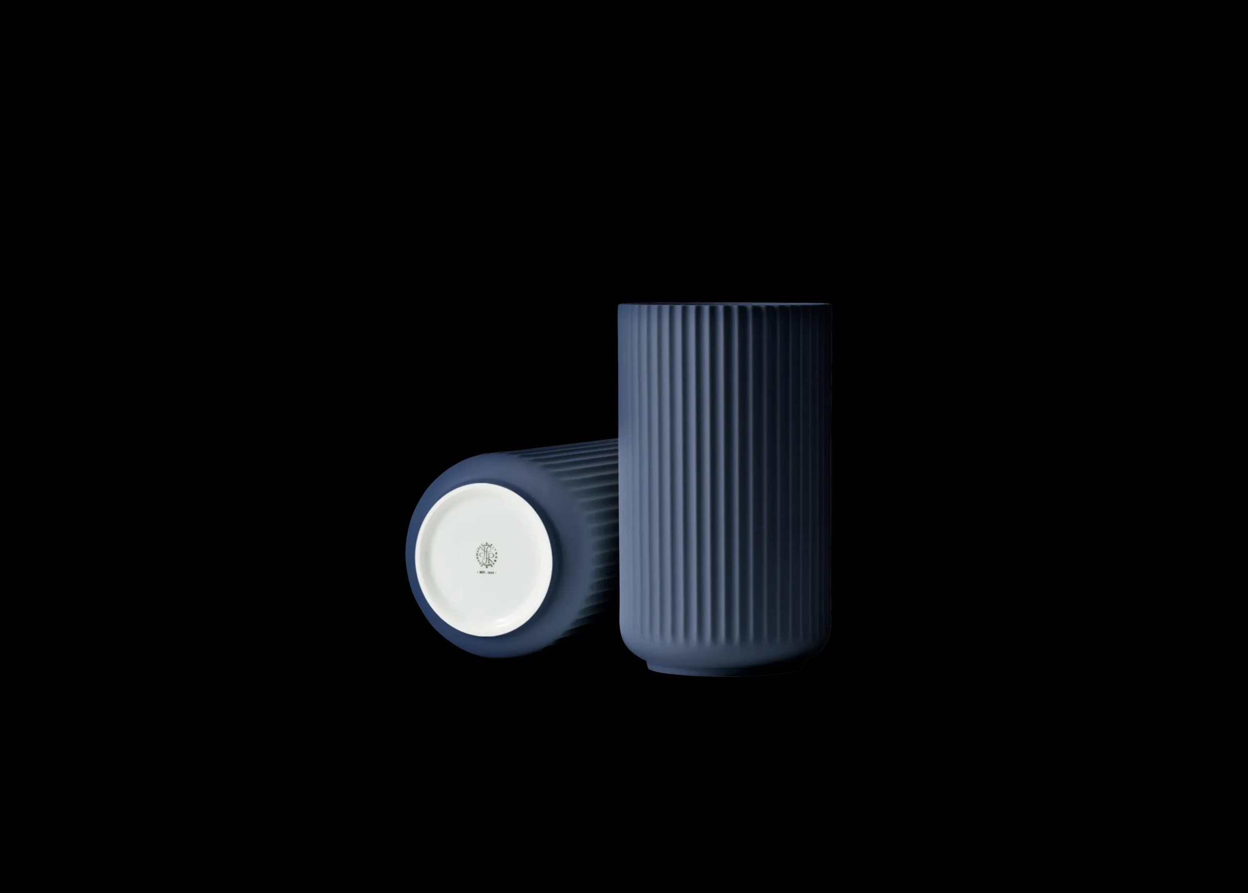 Hot Lyngby Vase H25 midnight blue porcelæn Vaser & Urtepotteskjulere